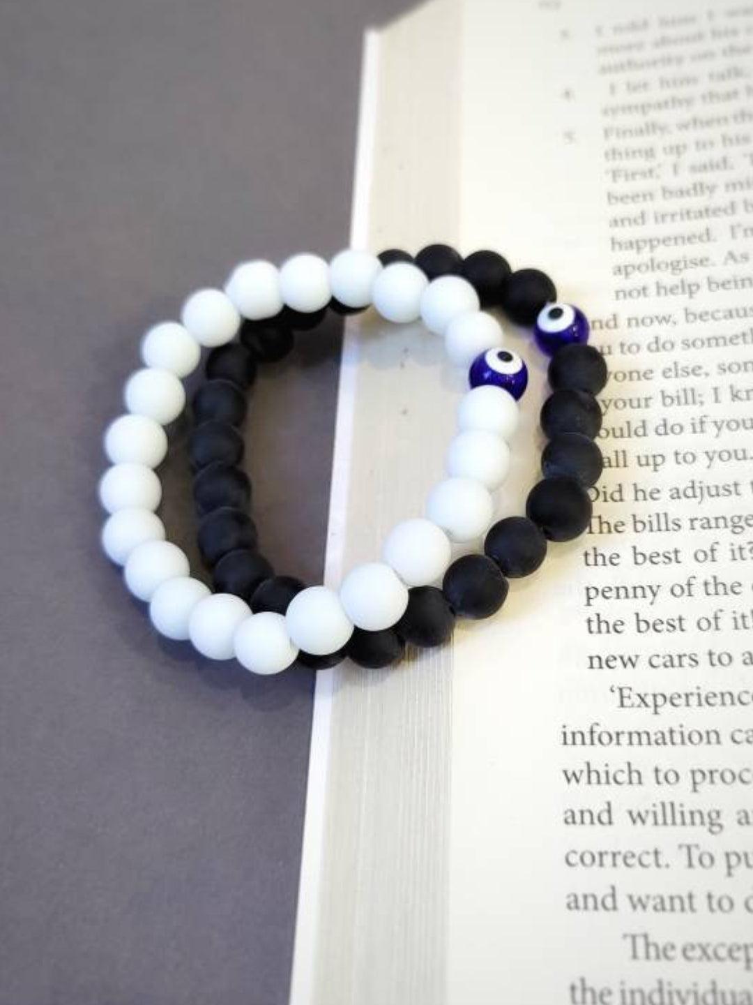 Silver Plated Bracelet With Black And White Pearls.