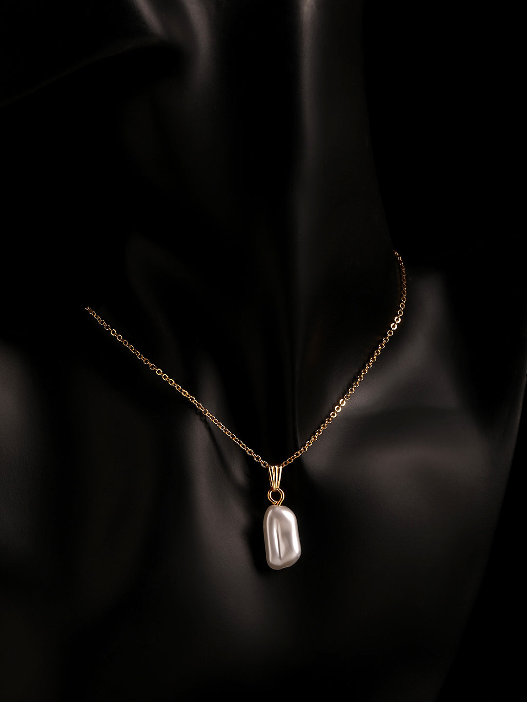 Contemporary Gold-Plated Pearl Charm Pendant With Chain For Women