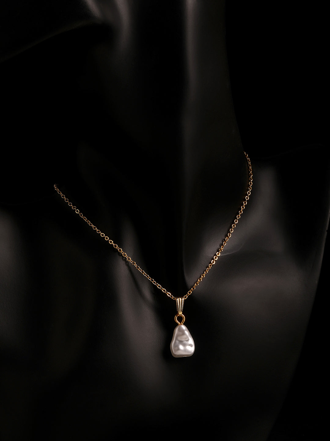 Contemporary Gold-Plated Pearl Charm Pendant With Chain For Women