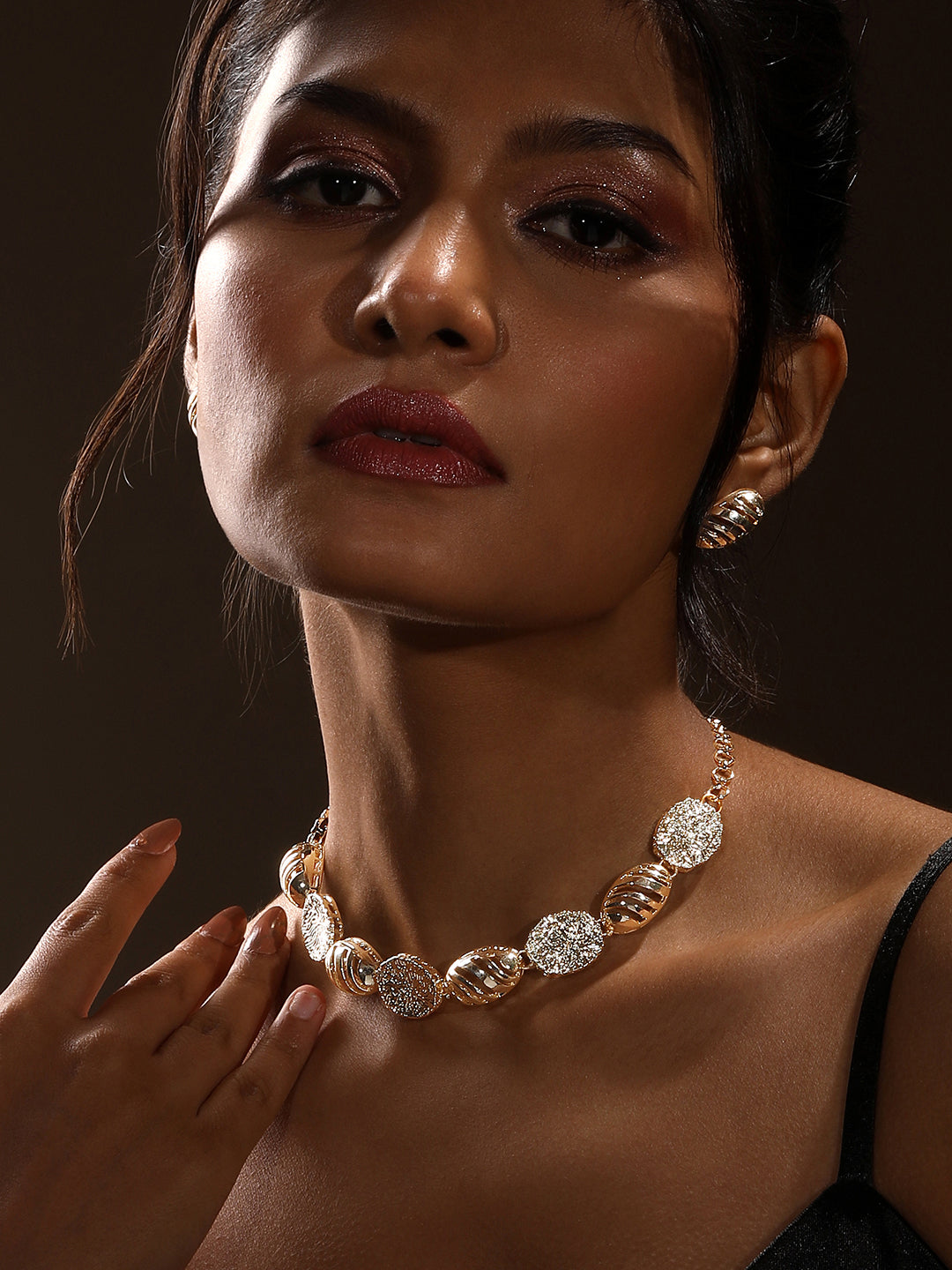 Contemporary Matte Gold Plated Choker Jewellery Set