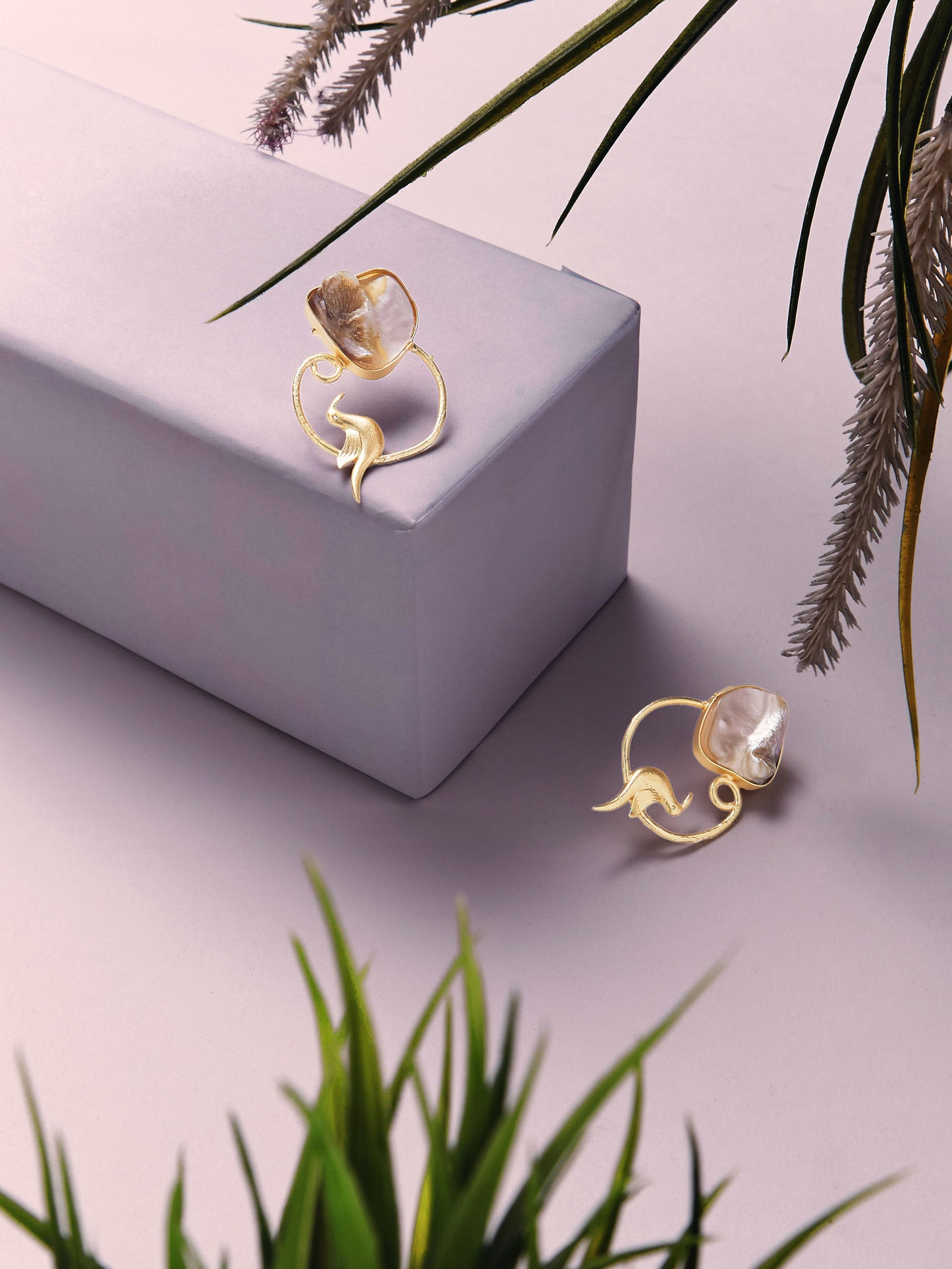 Gold-plated Pearls Beaded Contemporary Shaped Studs