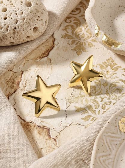 Gold-Plated Handcrafted Stud Earring With The Closure Of Push Back