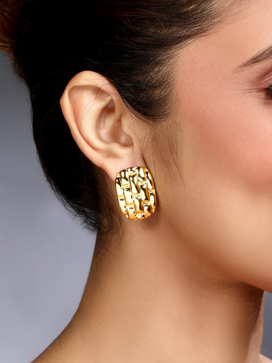 Gold-Plated Handcrafted Stud Earring With The Closure Of Push Back