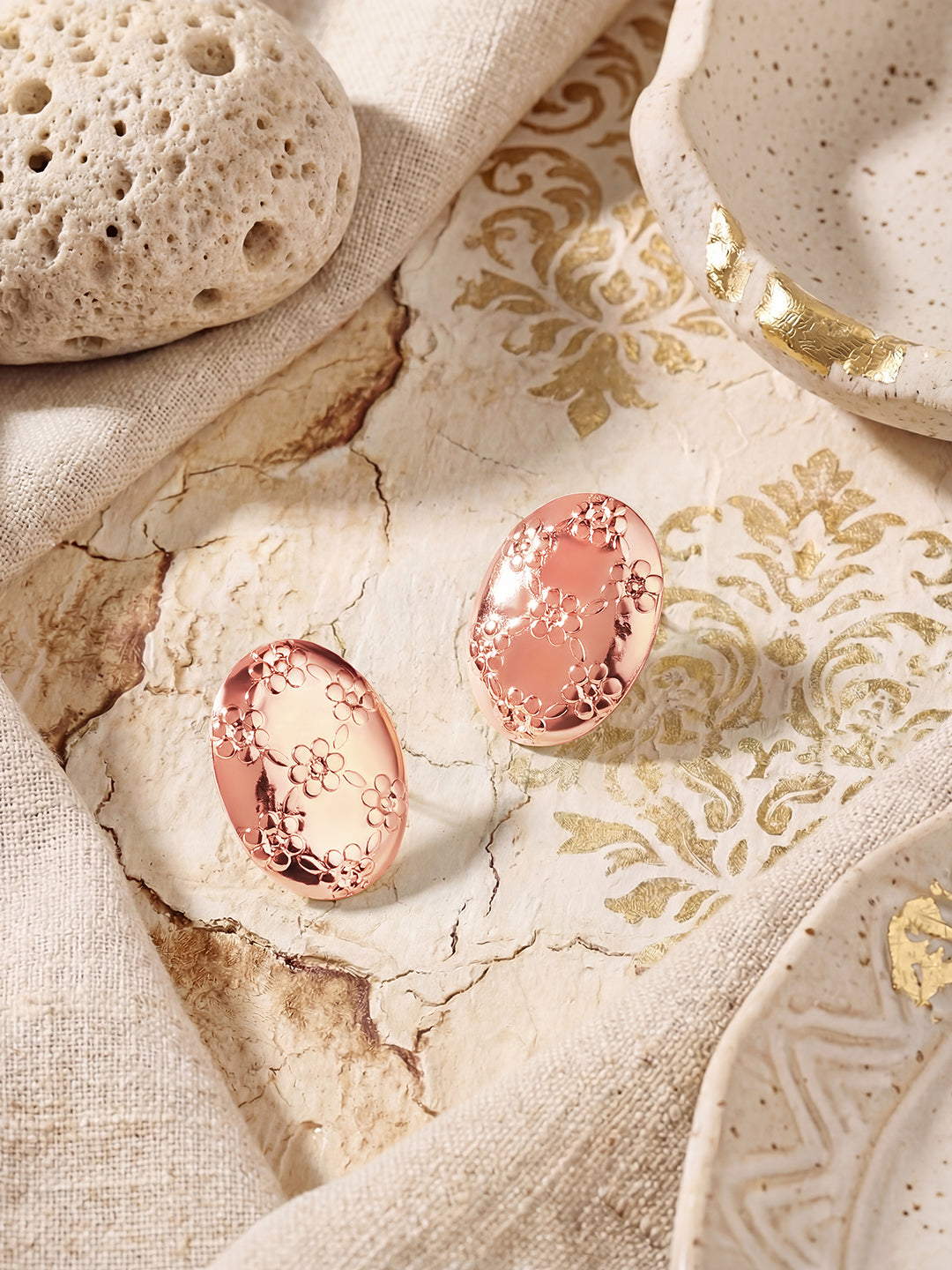 Rosegold-Plated Handcrafted Stud Earring With The Closure Of Push Back