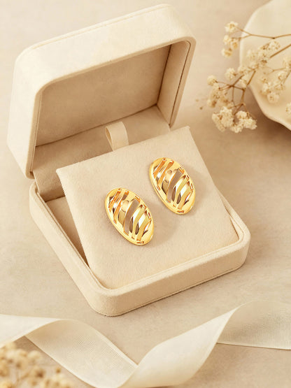 Gold-Plated Handcrafted Stud Earring With The Closure Of Push Back