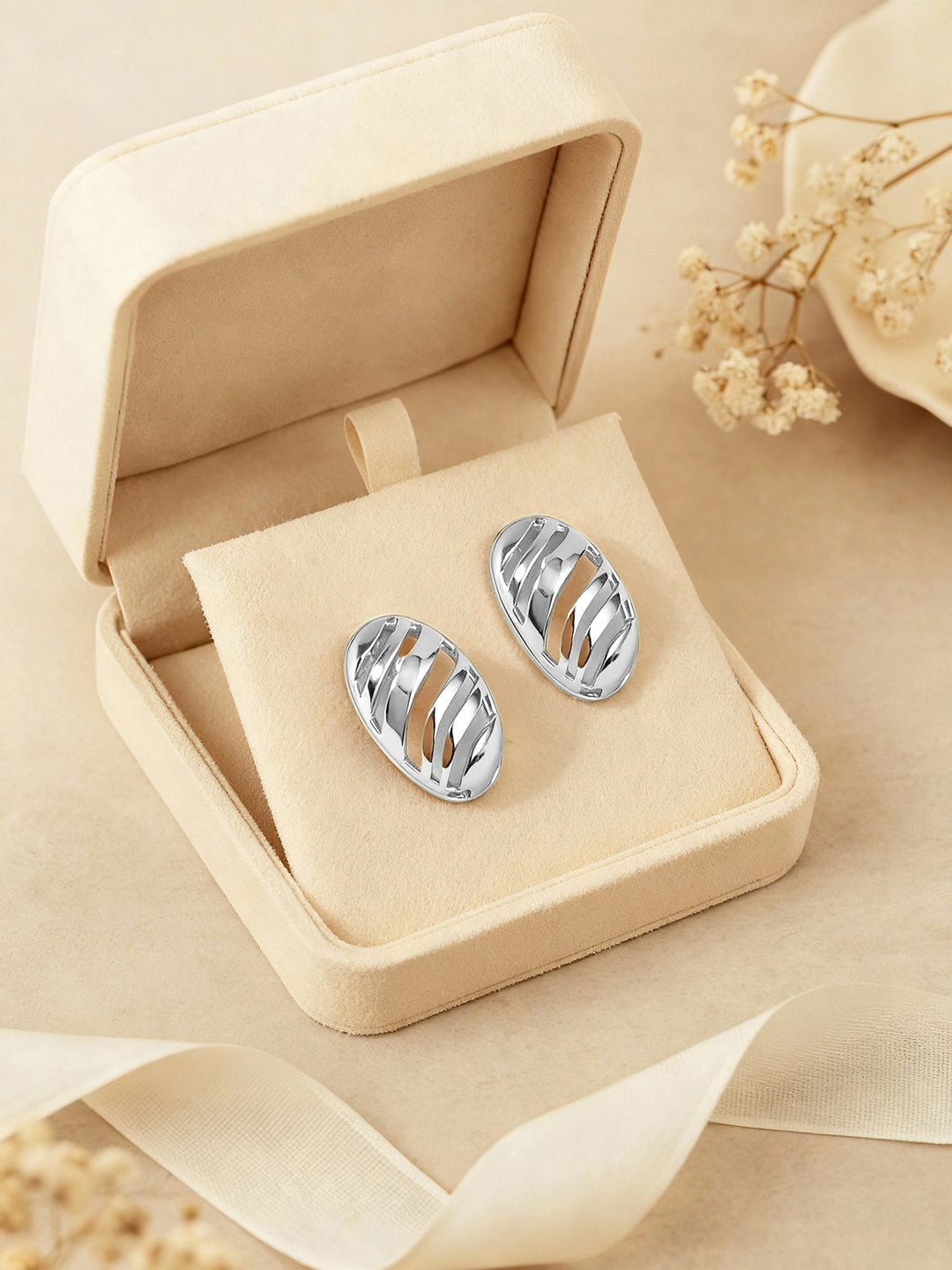 Silver Plated  Handcrafted Stud Earring With The Closure Of Push Back