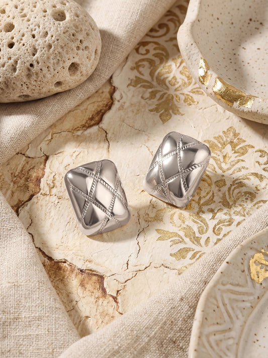 Silver Plated  Handcrafted Stud Earring With The Closure Of Push Back