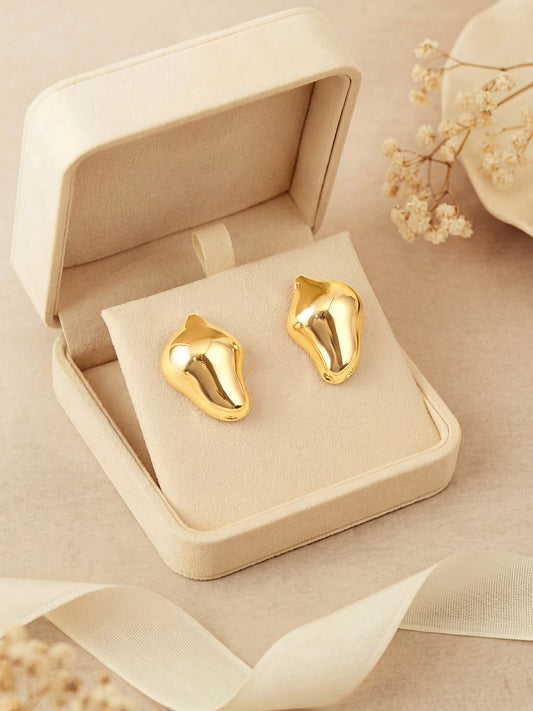 Gold-Plated Handcrafted Stud Earring With The Closure Of Push Back