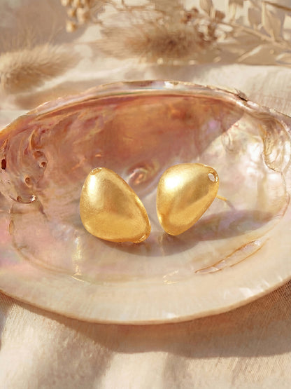 Gold-Plated Handcrafted Stud Earring With The Closure Of Push Back