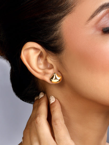 Gold-Plated Handcrafted Stud Earring With The Closure Of Push Back