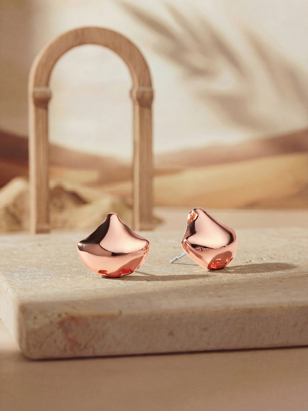 Rosegold-Plated Handcrafted Stud Earring With The Closure Of Push Back