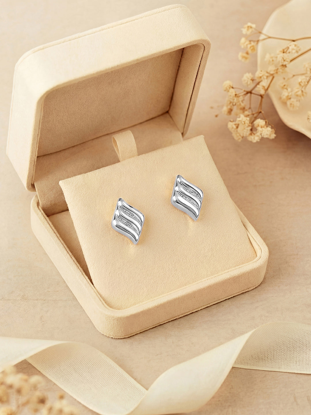 Silver Plated  Handcrafted Stud Earring With The Closure Of Push Back