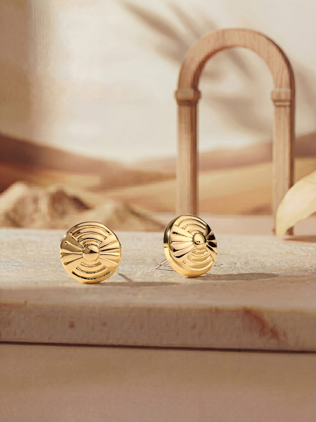 Gold-Plated Handcrafted Stud Earring With The Closure Of Push Back