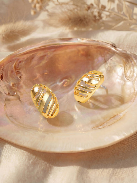 Gold-Plated Handcrafted Stud Earring With The Closure Of Push Back