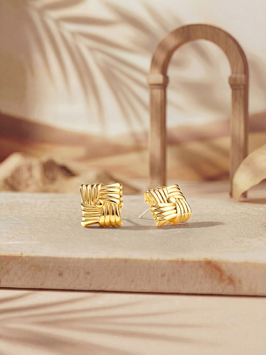 Gold-Plated Handcrafted Stud Earring With The Closure Of Push Back