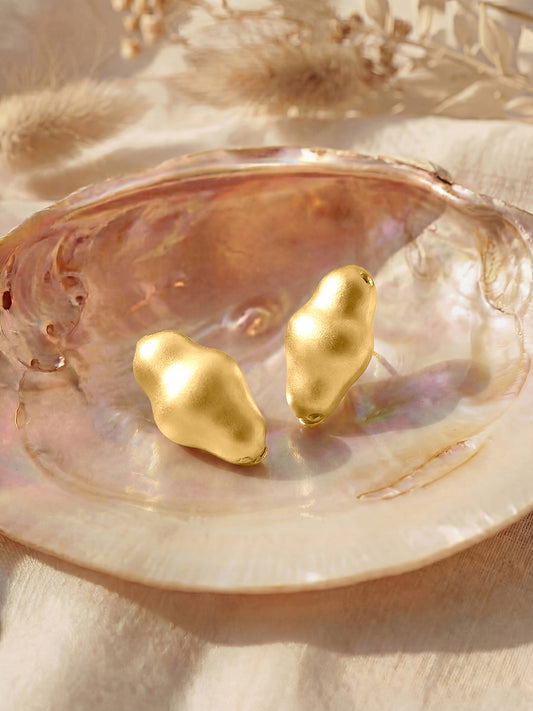 Gold-Plated Handcrafted Stud Earring With The Closure Of Push Back