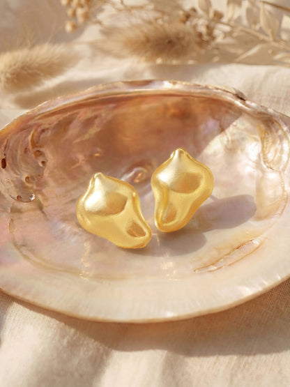 Gold-Plated Handcrafted Stud Earring With The Closure Of Push Back