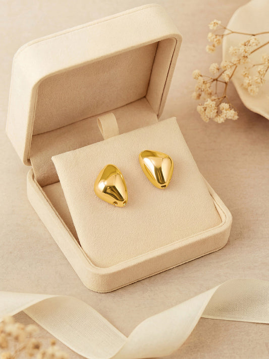 Gold-Plated Handcrafted Stud Earring With The Closure Of Push Back