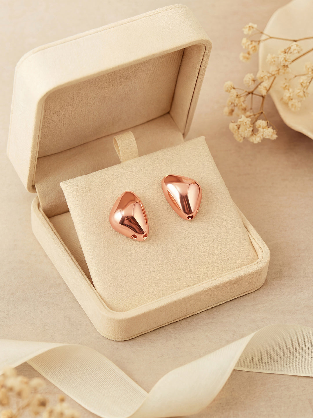Rosegold-Plated Handcrafted Stud Earring With The Closure Of Push Back