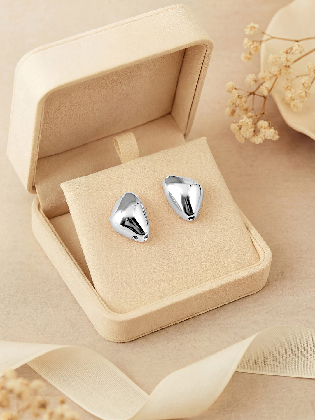 Silver Plated  Handcrafted Stud Earring With The Closure Of Push Back