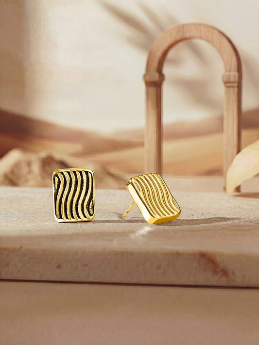 Gold-Plated Handcrafted Stud Earring With The Closure Of Push Back