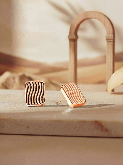 Rosegold-Plated Handcrafted Stud Earring With The Closure Of Push Back