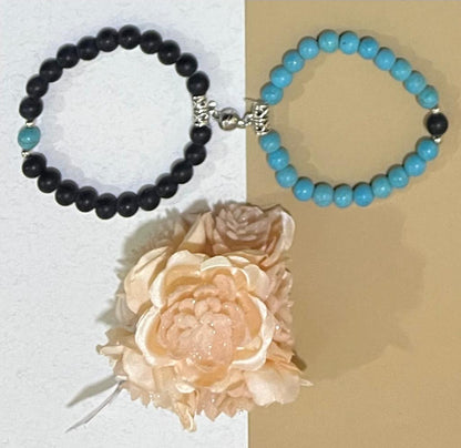 Bracelet With Black And Blue Pearl On Silver Plating.