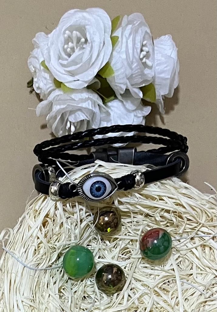 Silver Plated Bracelet With A Black Pearl.