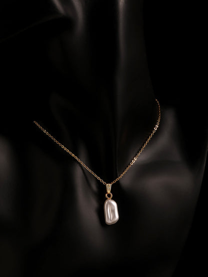 Contemporary Gold-Plated Pearl Charm Pendant With Chain For Women