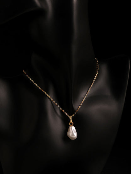 Gold-plated pearl charm pendant with chain for women – minimalist fashion necklace

