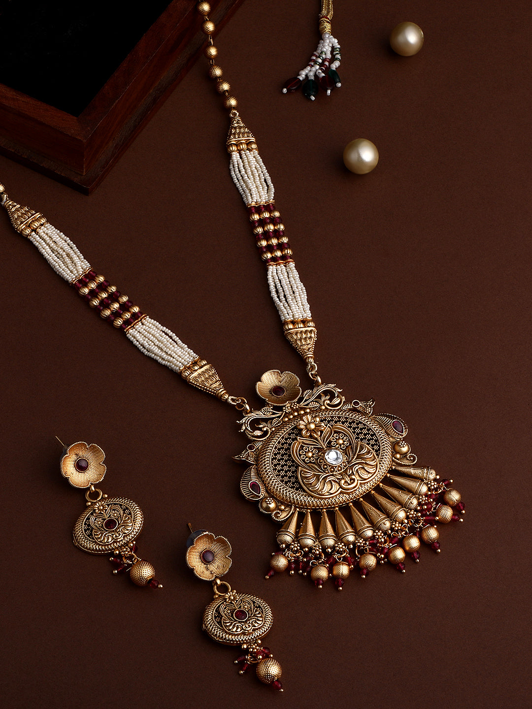 Gold-Plated Pearl Necklace Set With Dangle Earrings