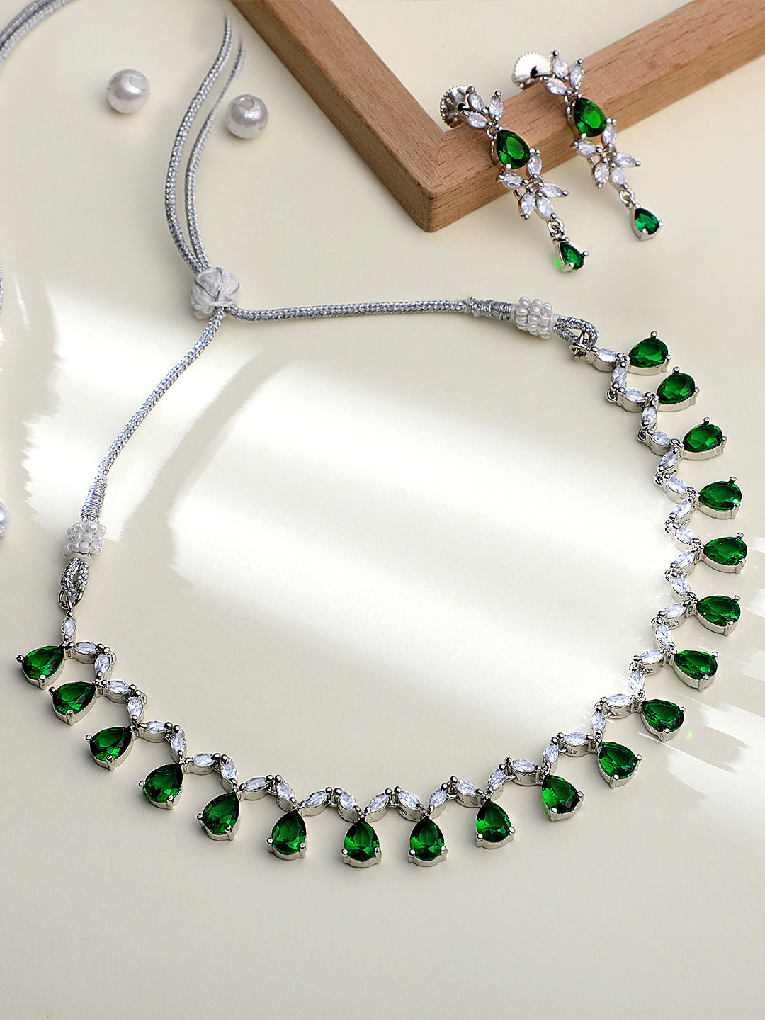 Emerald Elegance: Rhodium-Plated Choker & Earring Set