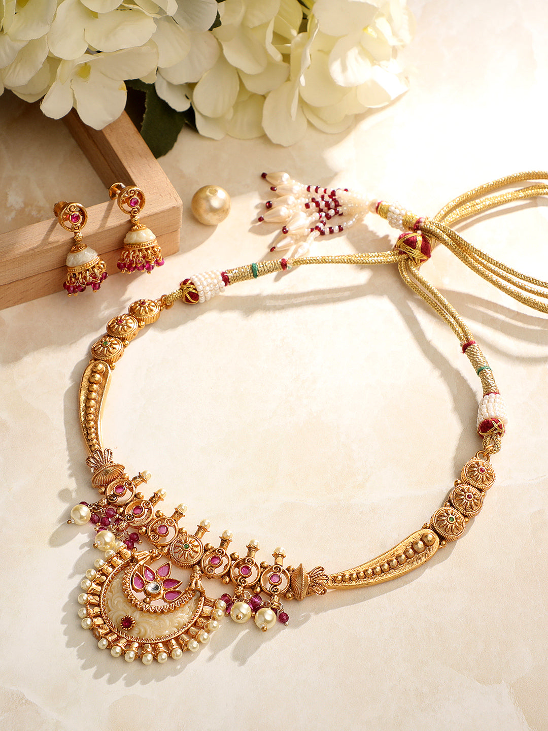 Gold-Plated Kundan Necklace Setwith Jhumka Earring