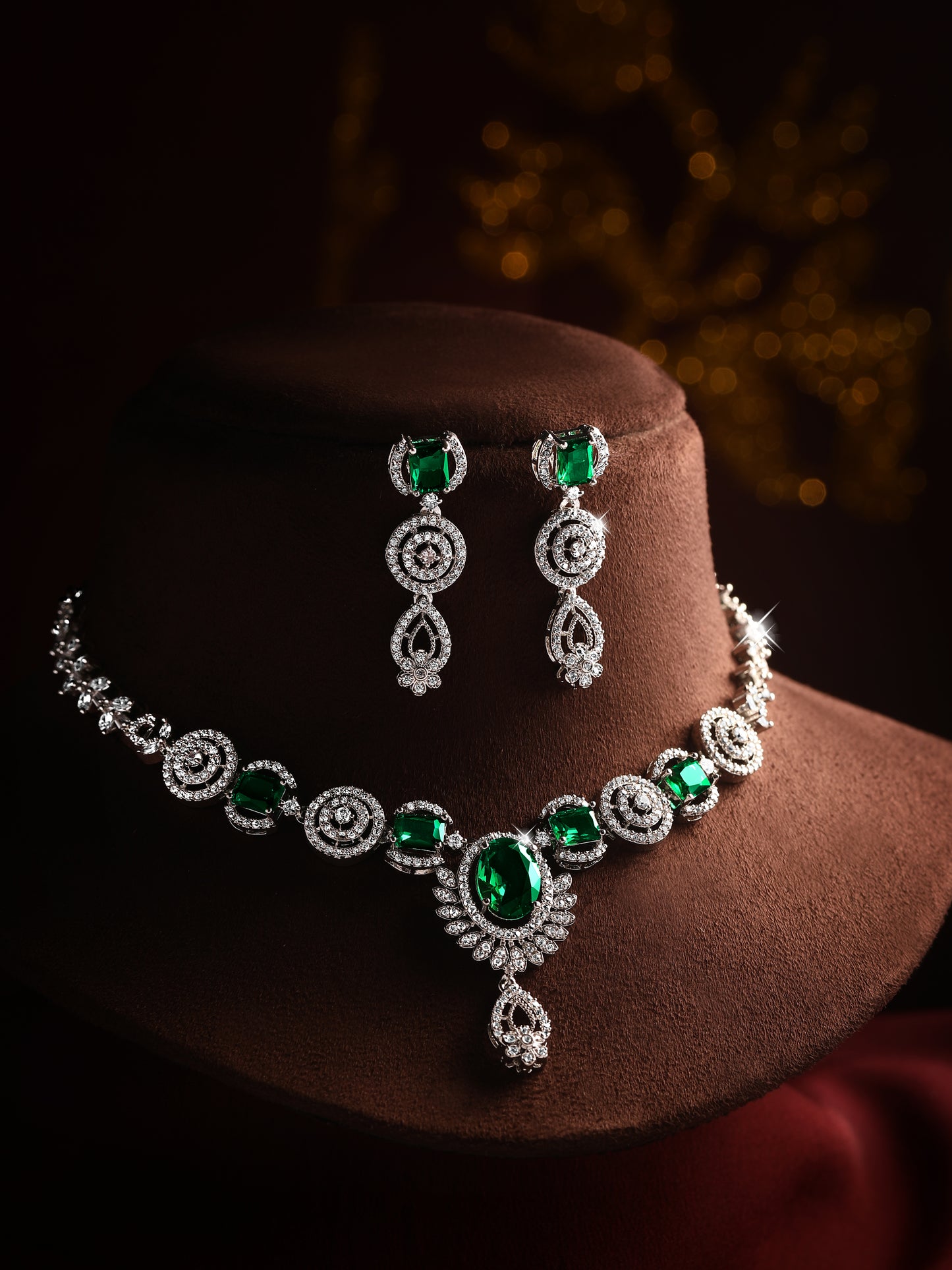 Asmitta Stunning Silver-Plated Emerald Green Stone Floral Necklace Set