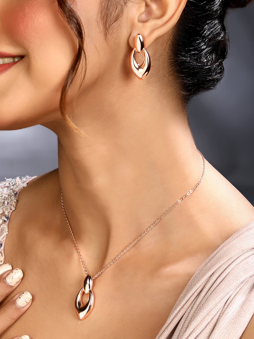 Rose Gold Plating Handcrafted Pendant Set With Stud Earring